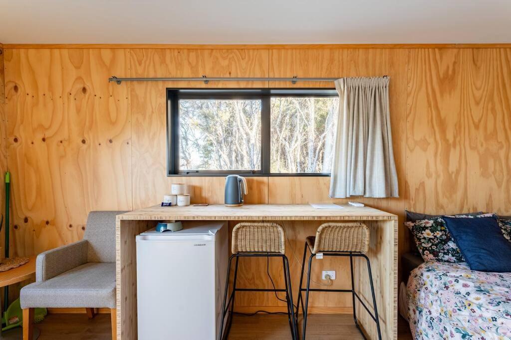 Cosy Studio With Mountain Views Leilighet Wanaka Eksteriør bilde